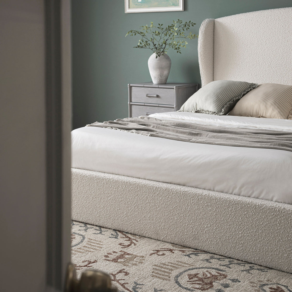 Kimberly Winged Upholstered Storage Bed in Ecru Boucle
